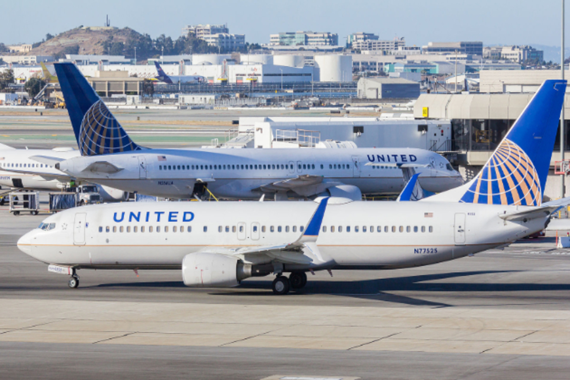 United to cancel 10% of daily flights from Newark, cites FAA staffing