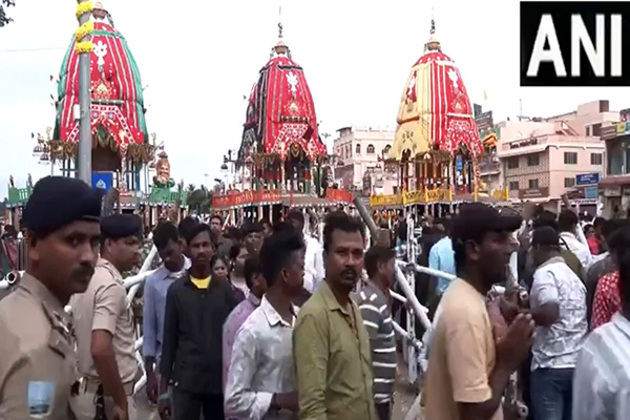 Odisha: Devotees throng Puri on fourth day of annual Rath Yatra