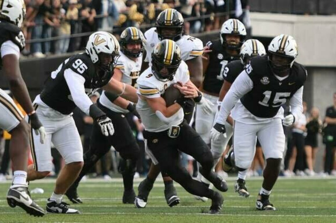Timely plays push No. 10 Vanderbilt past No. 15 Missouri