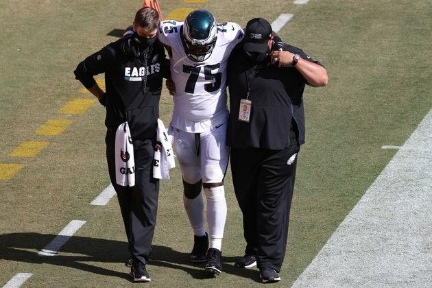 Eagles place DE Curry, CB James on injured reserve