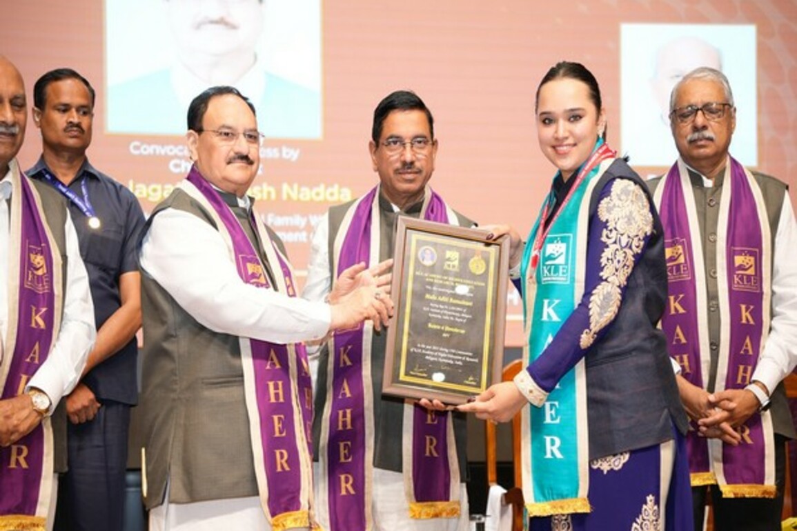 Karnataka: Jagat Prakash Nadda, Pralhad Joshi attends KAHER's 15th convocation in Belagavi