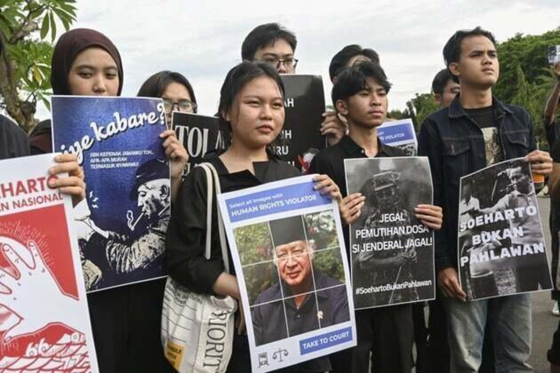 Indonesia's President Declares Late Dictator Soeharto a 'National Hero'