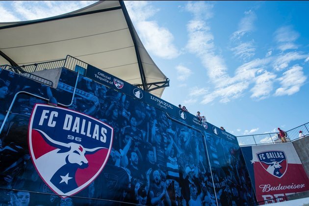 Kicker opts out at Clemson to sign with FC Dallas