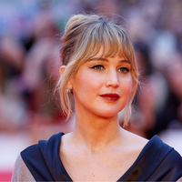 Jennifer Lawrence calls Kourtney Kardashian "annoying,' praises Kim and Khloe