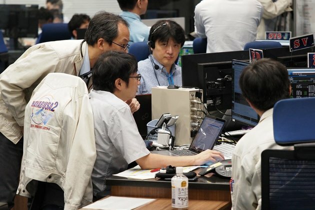 Japan&#039;s asteroid probe Hayabusa2 set for final touchdown