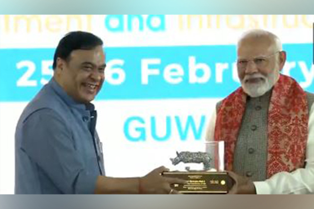 Assam CM Himanta Biswa Sarma felicitates PM Modi at Advantage Assam 2.0