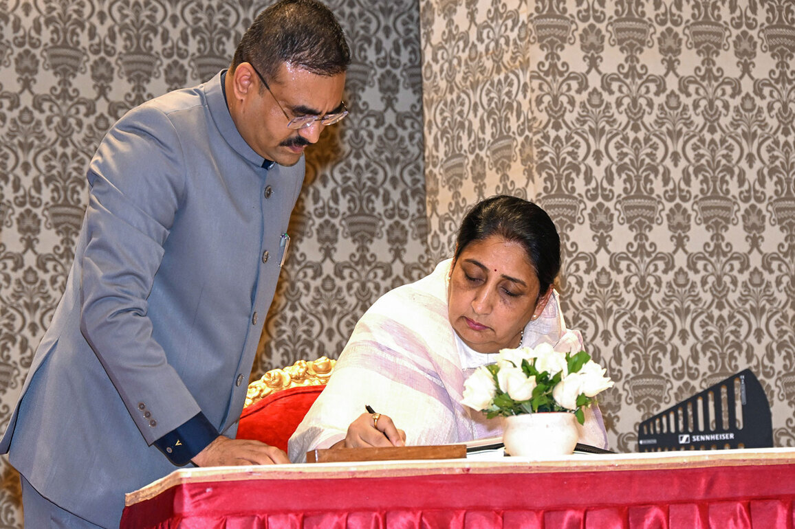 Samaana raises concerns over Sunetra Pawar's appointment, says "political manoeuvre" by Amit Shah, Maharashtra CM Fadnavis