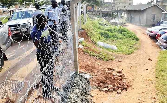 Aba KCCA nga basiba sseng’enge ku kibangirizi. Aba KCCA nga basiba sseng’enge ku kibangirizi.