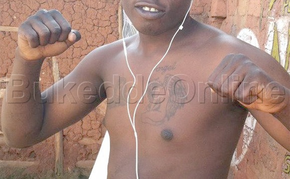 Kimbowa gwe baayimbula ku bya Kaweesi. Kimbowa gwe baayimbula ku bya Kaweesi.
