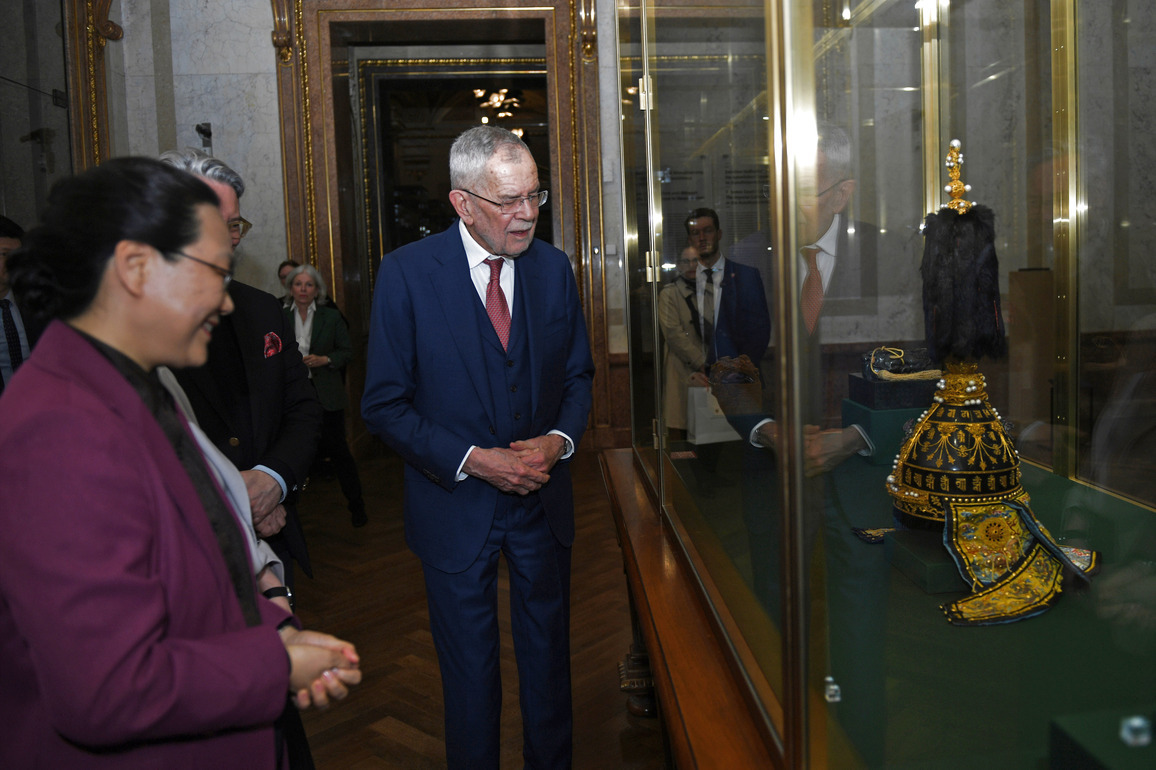 AUSTRIA-VIENNA-PRESIDENT-CHINA-FORBIDDEN CITY-CULTURAL RELICS-EXHIBITION
