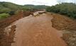 Samarco trabalha para evitar que rejeitos de mineração se desloquem com a chuva