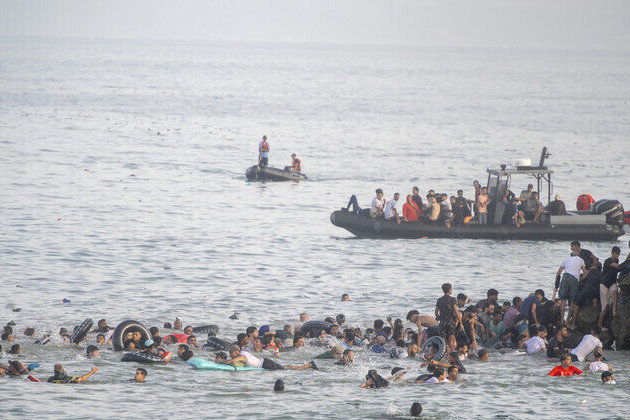 Spain fires back at Italy over entry checks