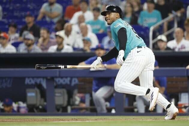 Heriberto Hernandez's walk-off slam gives Marlins sweep of Mets