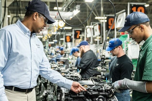 Governor Ivey honors Alabama manufacturers on Made in the USA Day