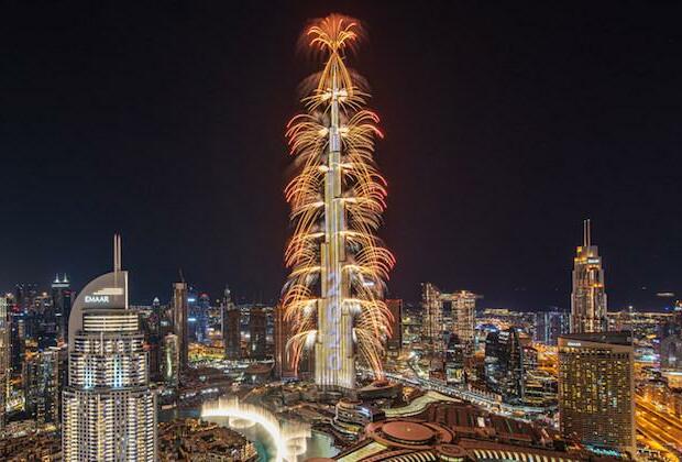 World's tallest building lit up for New Year celebrations