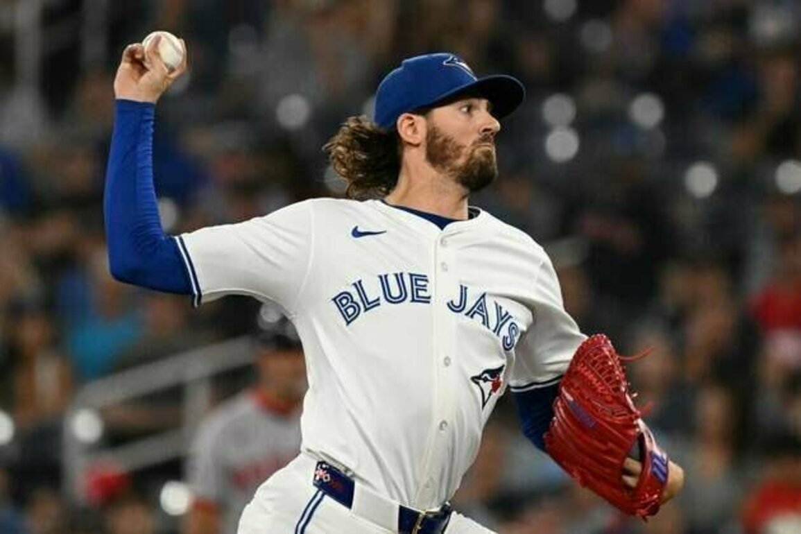 Blue Jays can secure AL East crown with win over Rays