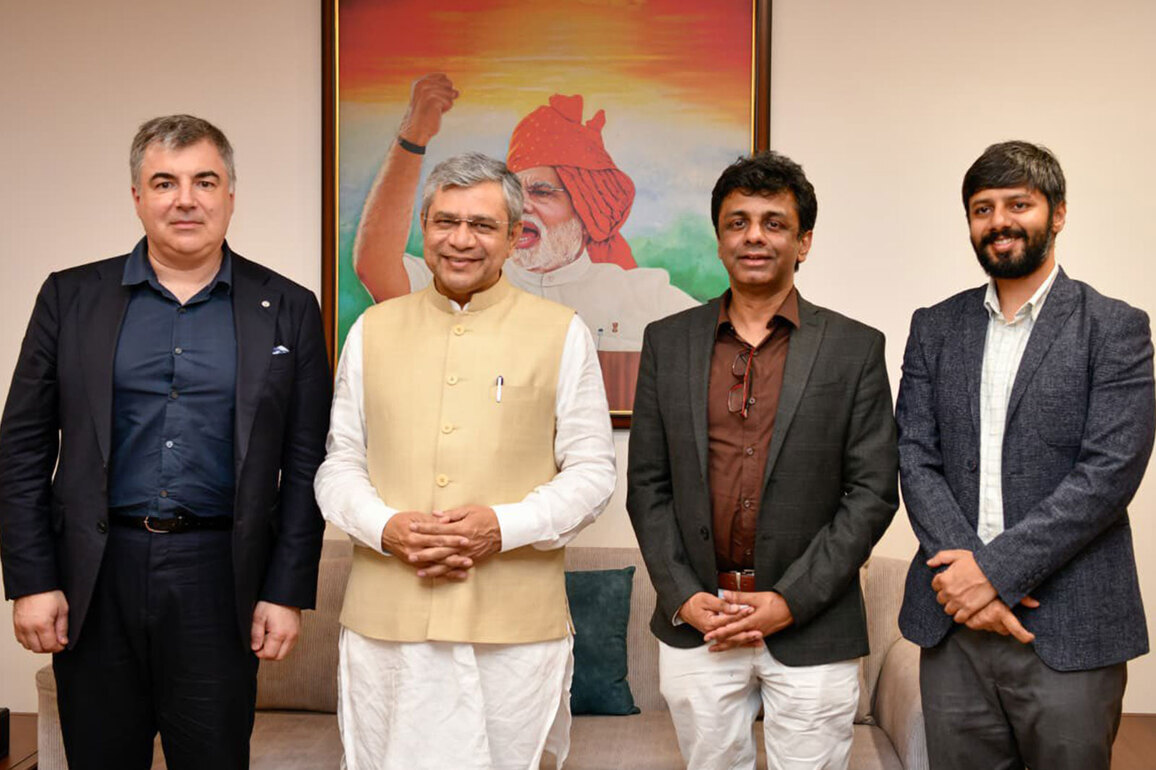 Ashwini Vaishnaw holds talk on electronic materials with Nobel Laureate Konstantin Novoselov and CEO, Lohum