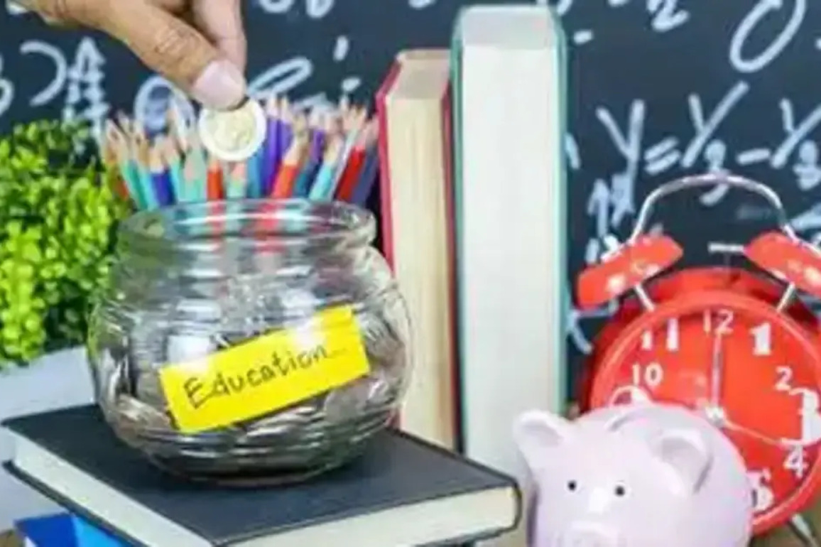 Does parents default impact student loans&quest;