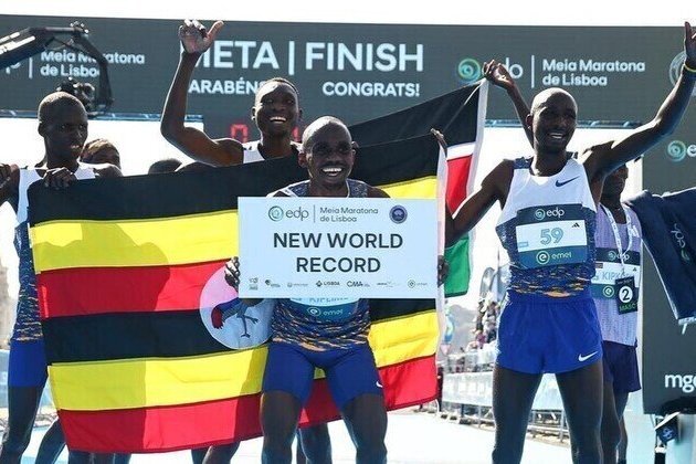 African runner reclaims half marathon world record (PHOTO/VIDEO)