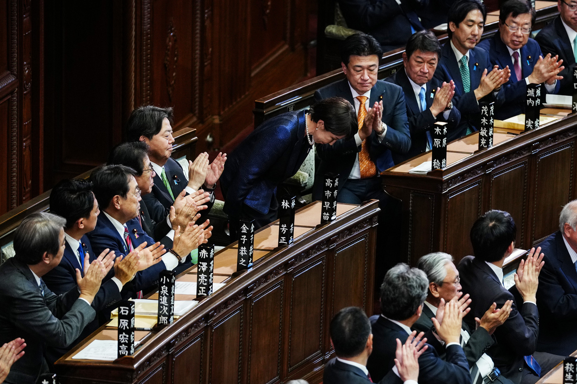 Photo Flash | Takaichi officially reelected as Japan PM at Diet