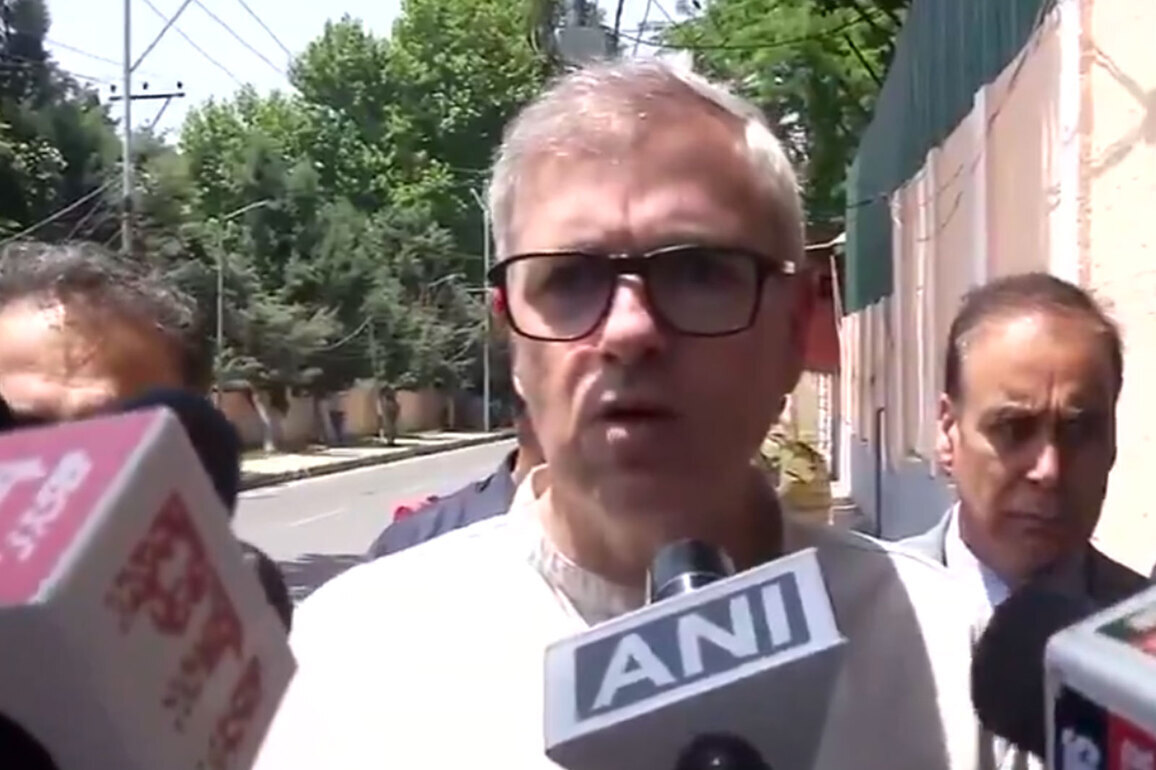"Vijay should be given chance to form govt if he proves majority": J&K CM Omar Abdullah