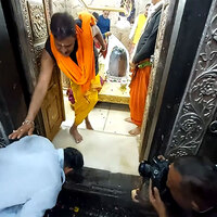 MP: Actor Suniel Shetty offers prayers at Mahakaleshwar Temple in Ujjain for success of Border 2 film