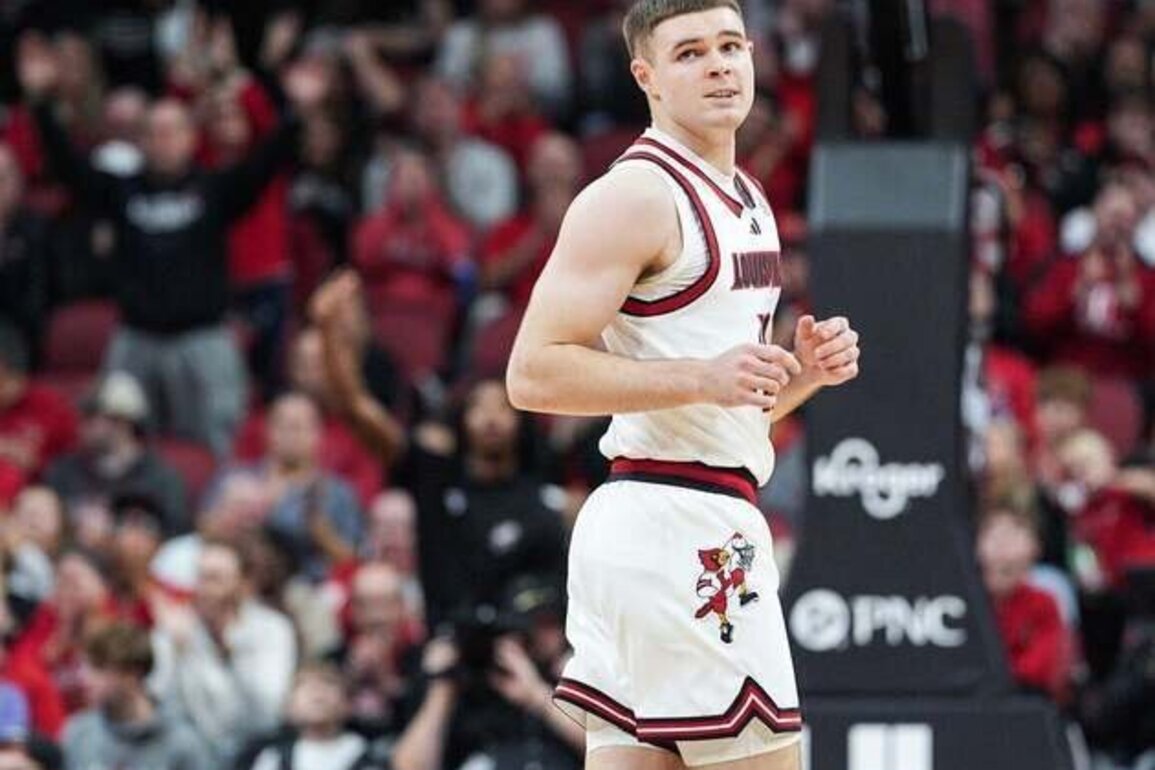No. 24 Louisville hope to build momentum vs. spiraling Notre Dame