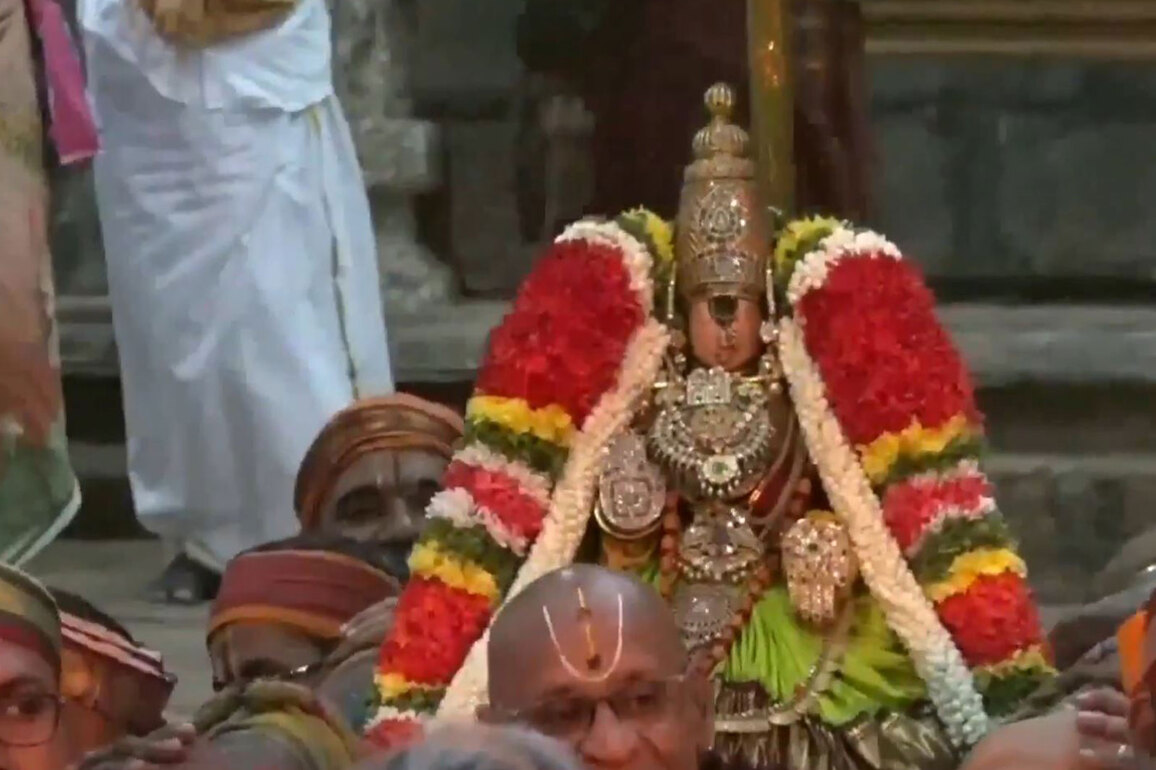 TN: Navaratri festival begins at Srirangam Ranganathaswamy Temple in Tiruchirappalli