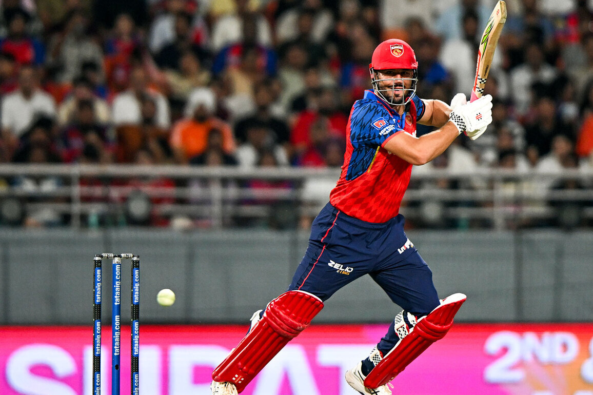 Stoinis' late-innings blitz of 22-ball 62* helps PBKS to 222/4 against RR