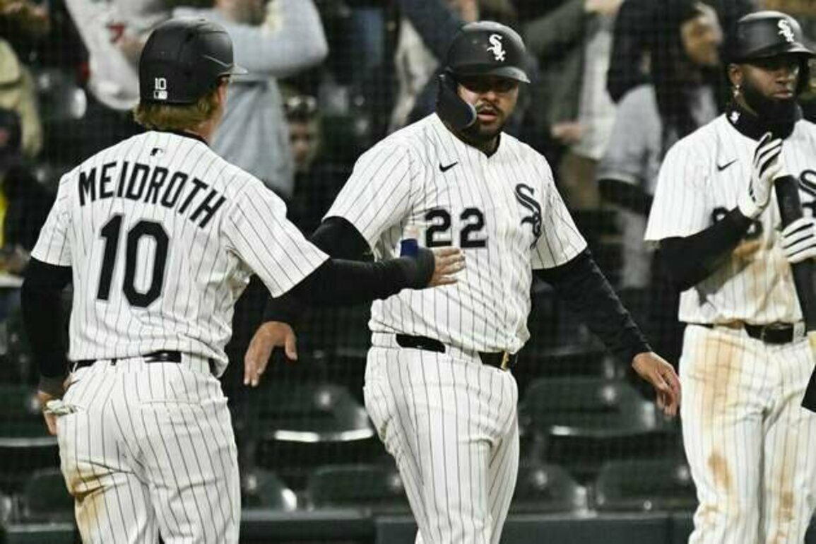 White Sox halt eight-game losing streak at Red Sox's expense