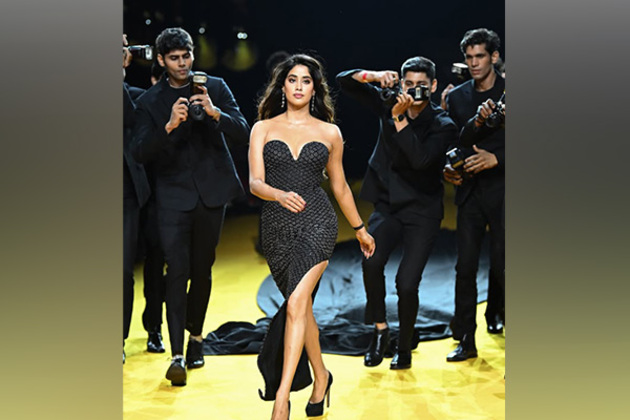 Janhvi Kapoor makes a statement in Rahul Mishra's outfit at Lakme Fashion Week x FDCI