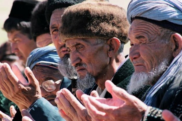 Uzbek Police Reportedly Force Muslim Men To Shave Beards