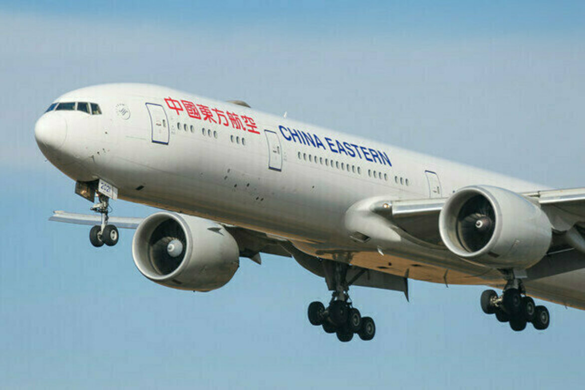 US threatens Chinese airlines flying over Russia Reuters