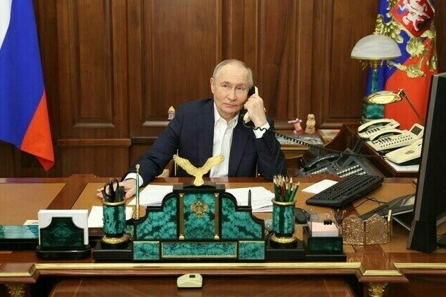 Kremlin explains why Putin avoids social media