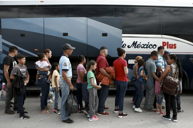 Mexico Buses Home Migrants Who Gave Up on US Asylum Claims
