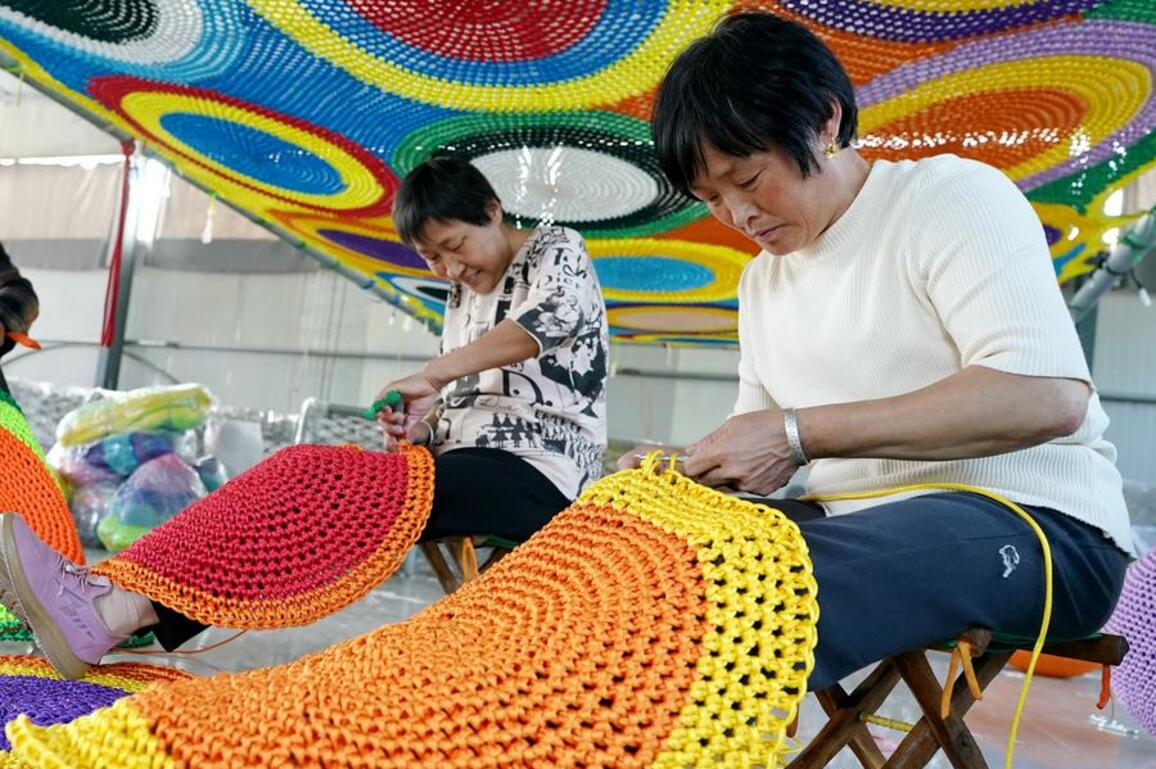 Tech boom weaves prosperity in Chinese county