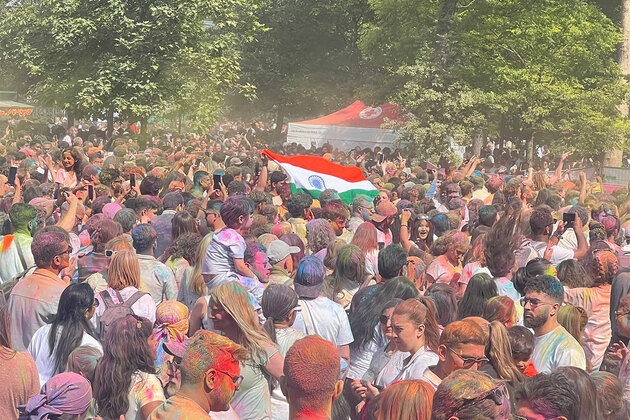 France immerses in spirit of Holi, around 20,000 people join in celebrations