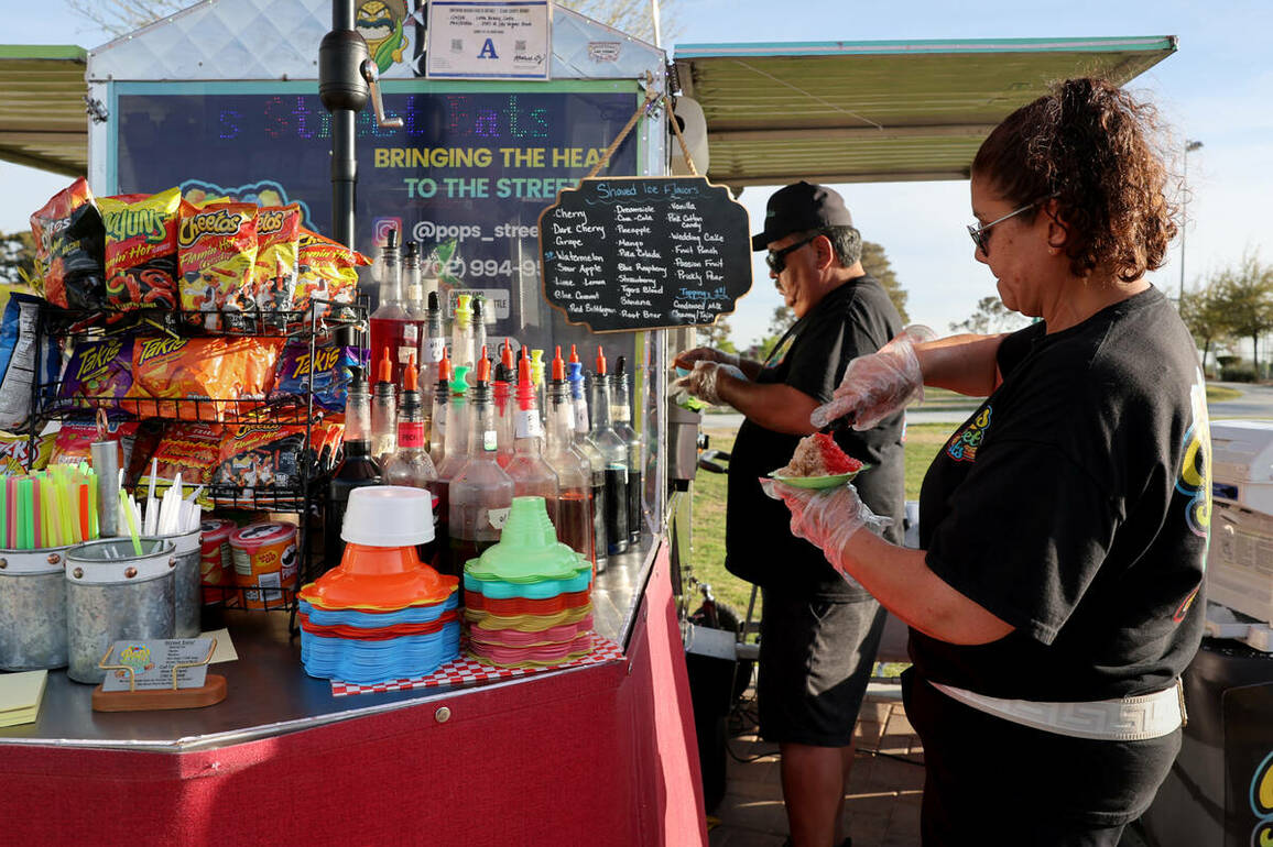 Las Vegas first licensed sidewalk vendor navigates rules  Las Vegas