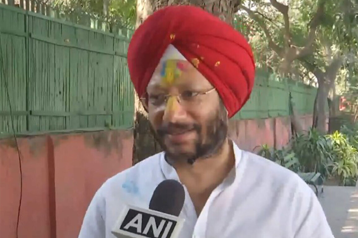"Get united and celebrate Holi": Congress leader Gurdeep Singh Sappal
