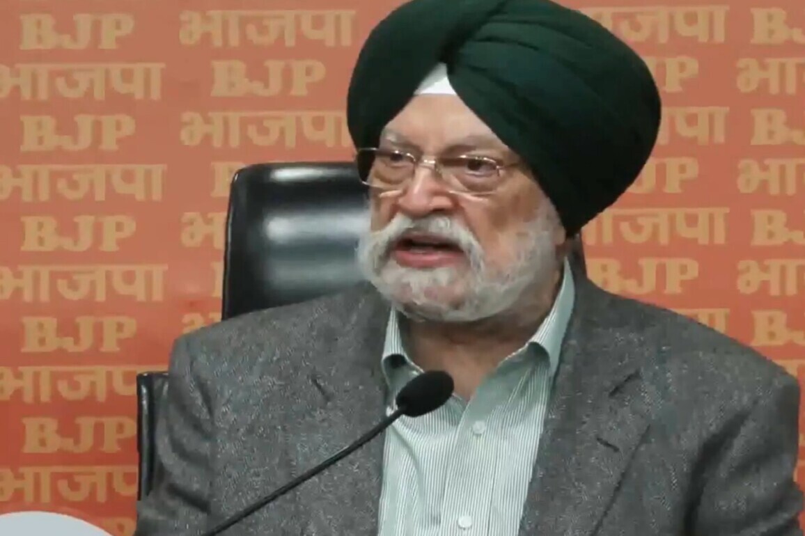 "Just because a turban-wearing person leaves your party, you call him a traitor": Hardeep Singh Puri slams Rahul Gandhi