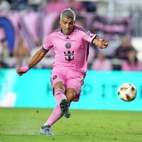 Inter Miami striker Luis Suarez signs up for 2026 season