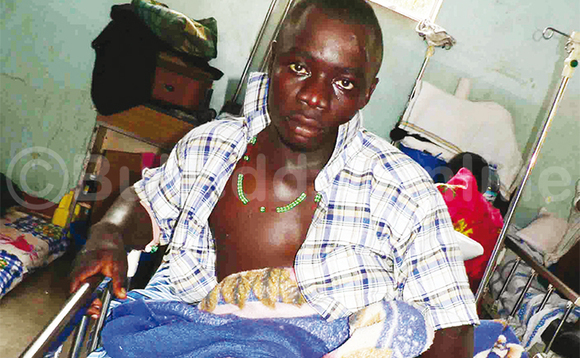 Mamani ng’ali ku kitanda. Mamani ng’ali ku kitanda.