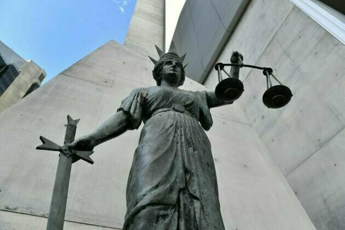 More people are using AI in court, not a lawyer. It could cost you money - and your case