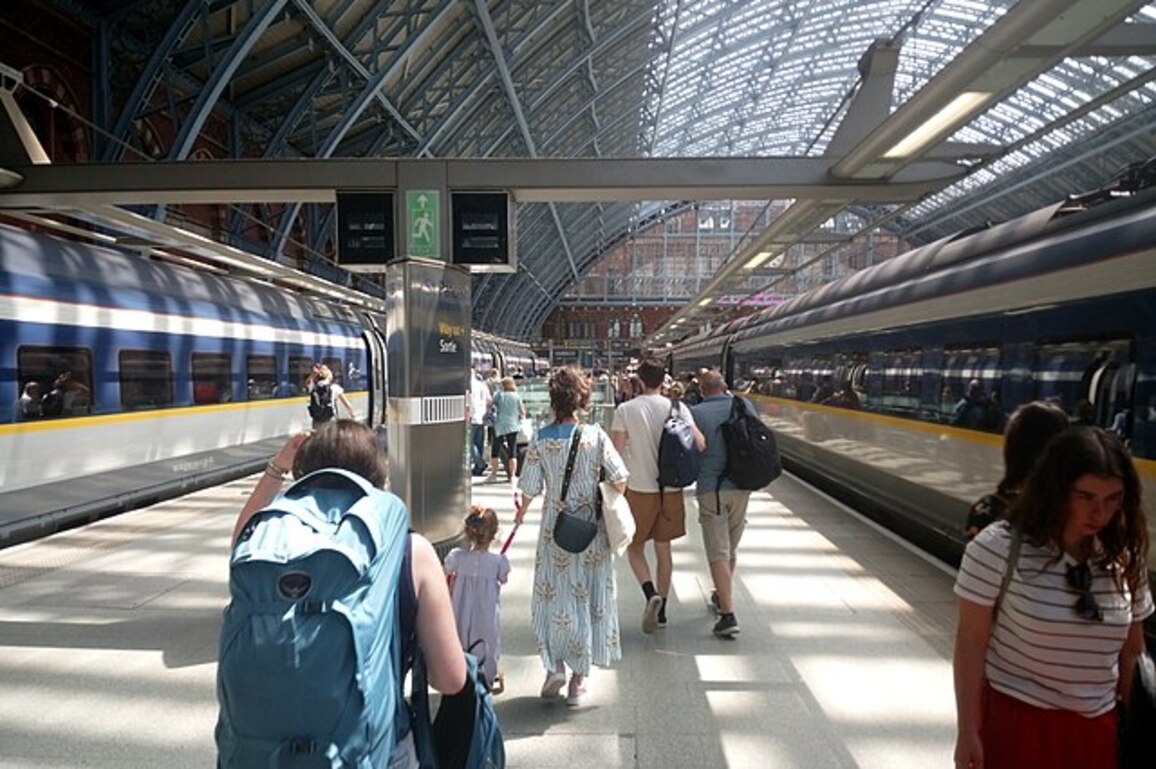 Eurostar back on track, but delays and cancellations still possible