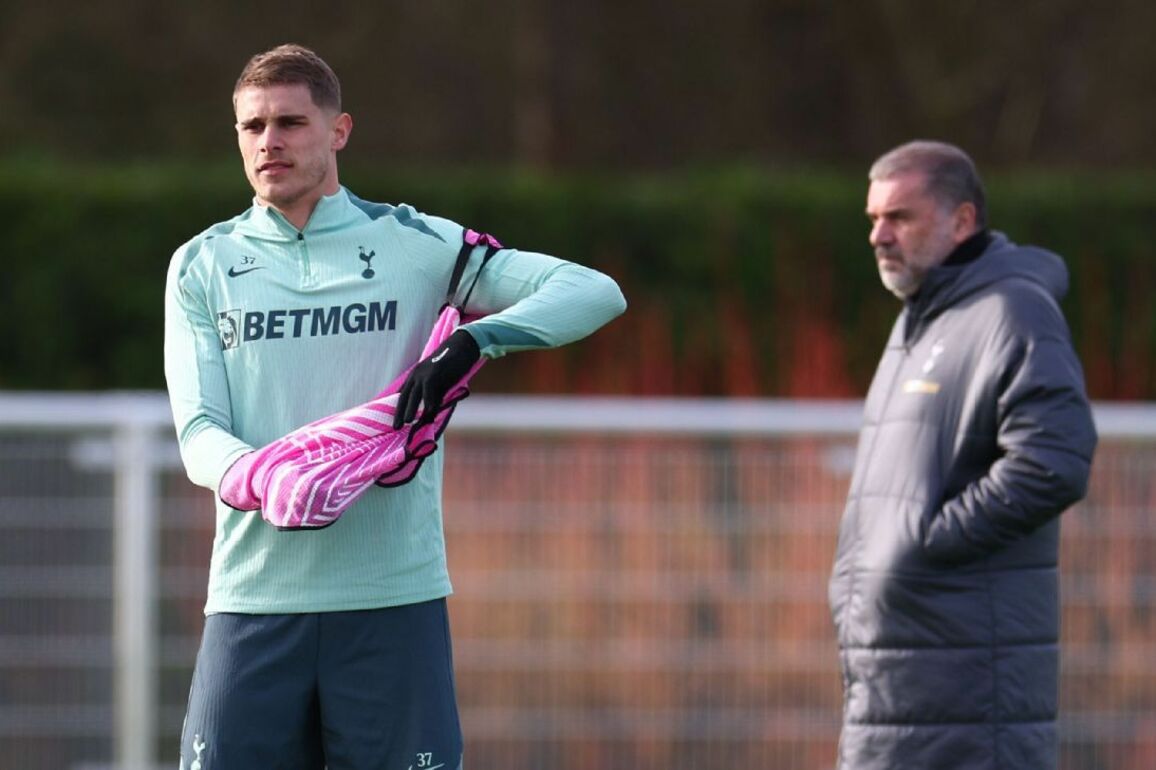 Micky van de Ven- Tottenham want to win Europa League for Postecoglou - ESPN