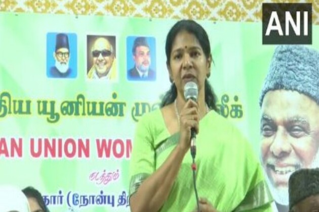 DMK MP Kanimozhi slams RSS, govt at Iftar party hosted by Indian Union Women League