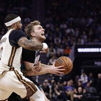 Warriors rally late, stun Grizzlies in battle of short-handed teams