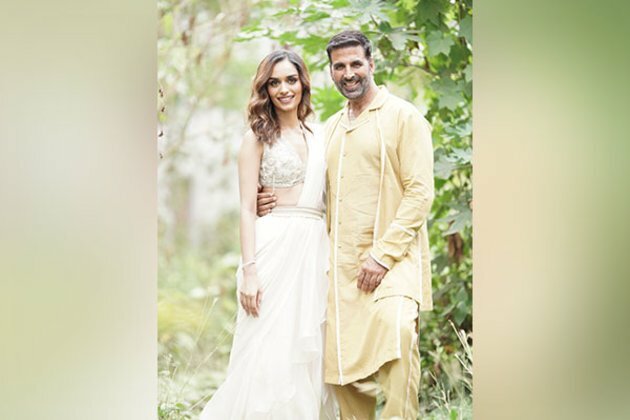 Akshay Kumar calls Manushi Chillar 'princess with utmost poise'