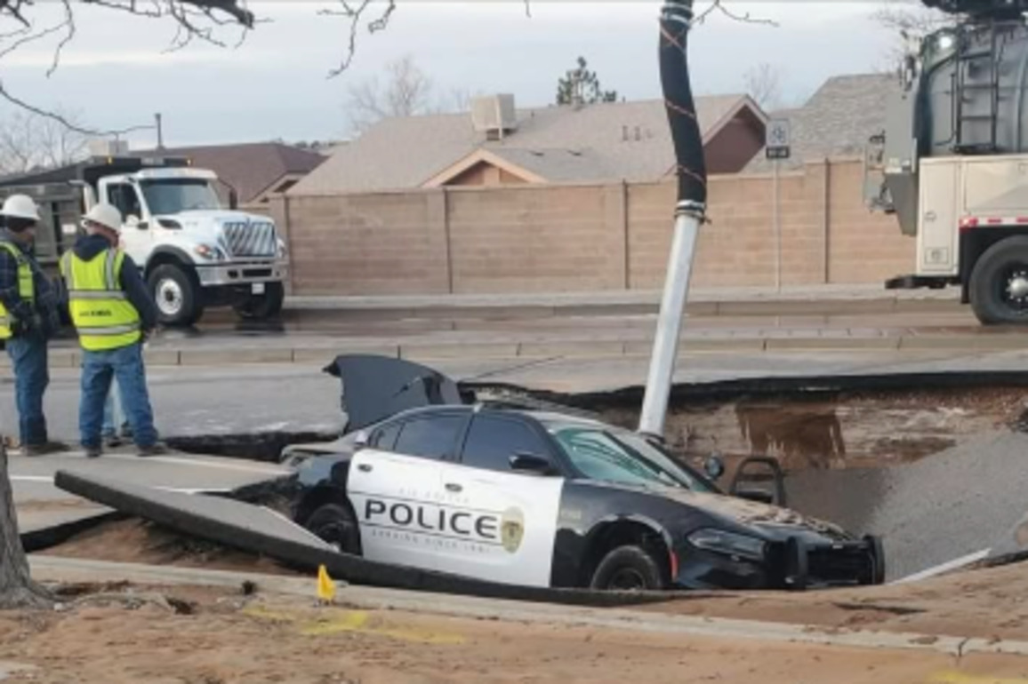 Rio Rancho Police Department cruiser falls in sinkhole