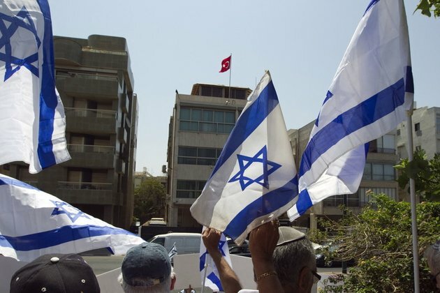 Israel and Turkey announce normalization of ties